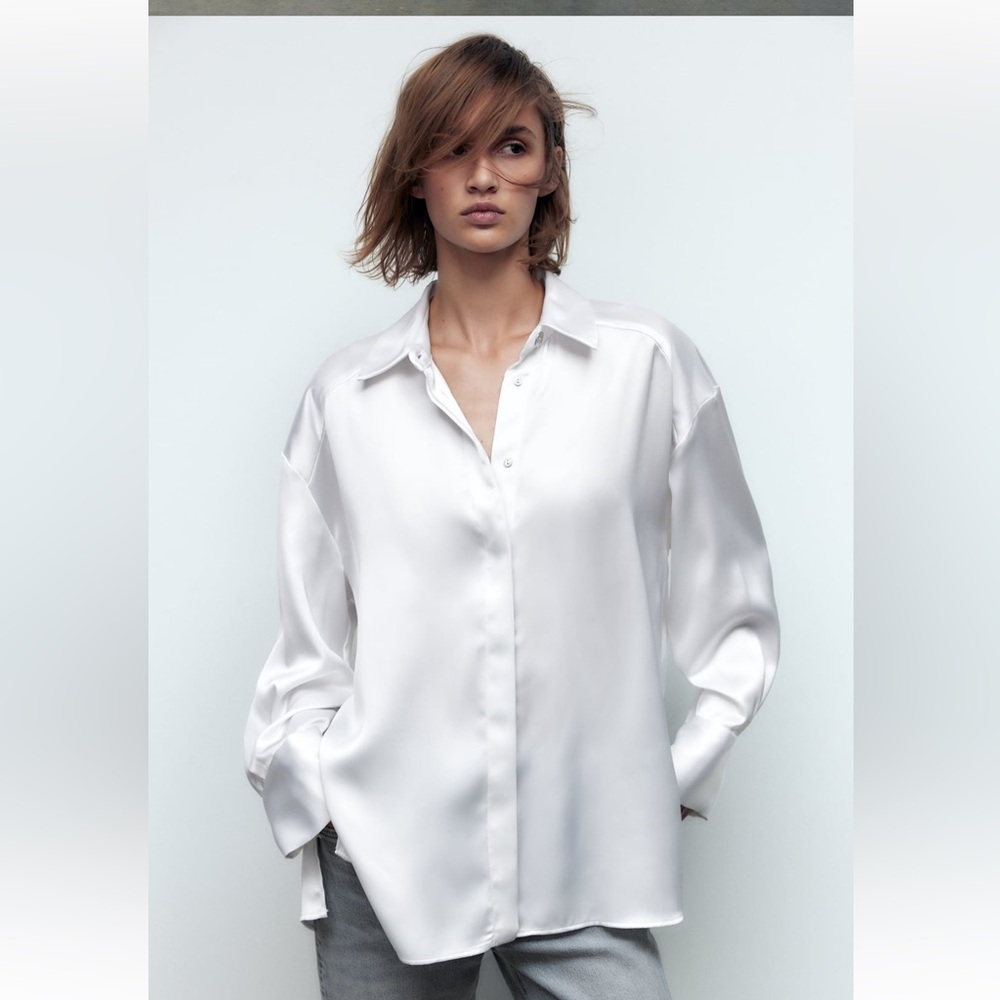 Zara NWT button satin effect blouse. White. Small
